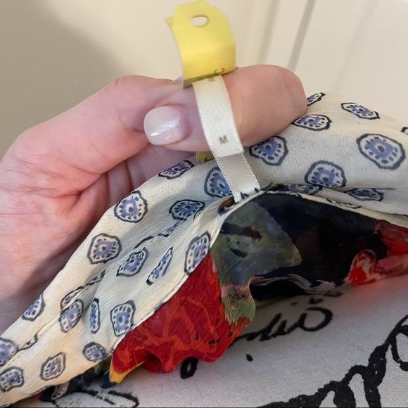 Free People Flowy Floral Top 🌸 SZ Medium - Picture 3 of 3